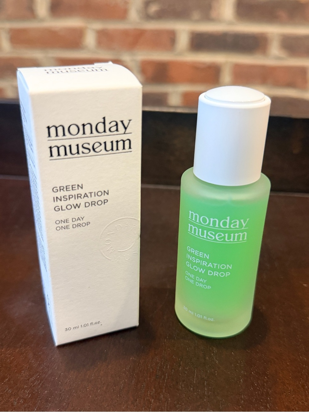 Monday Museum Green Inspiration Glow Drop - NEW